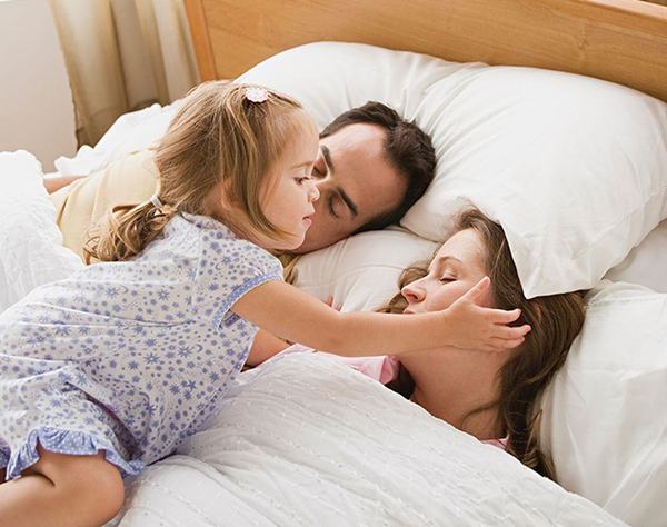 Este dovedit stiintific: Iata motivul pentru care copiii nu isi lasa parintii sa doarma